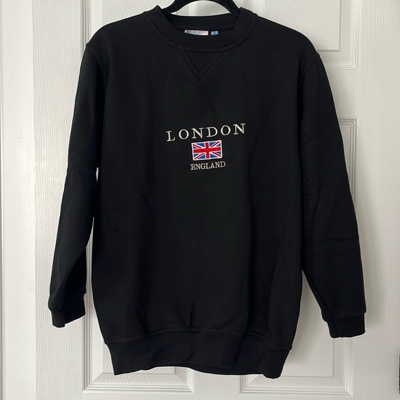 Tops - London England Black Crew Neck Sweatshirt, Size Small, Like New Condition